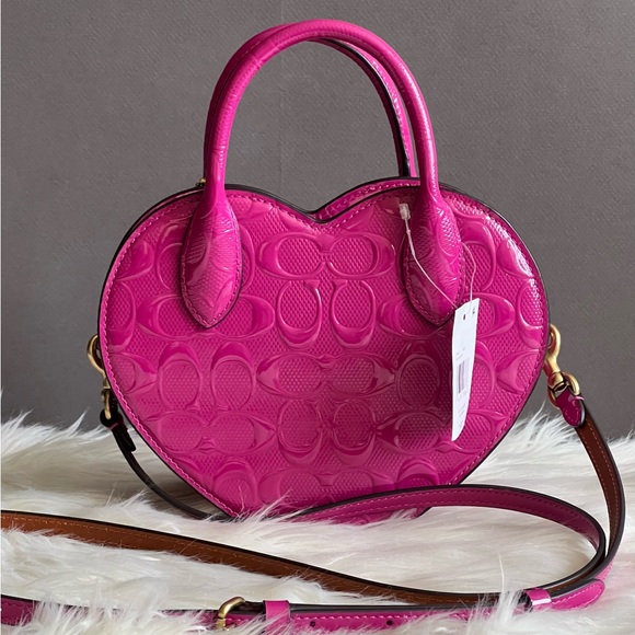 CN600 - Coach Heart Bag in Signature Leather - Picture 5 of 13